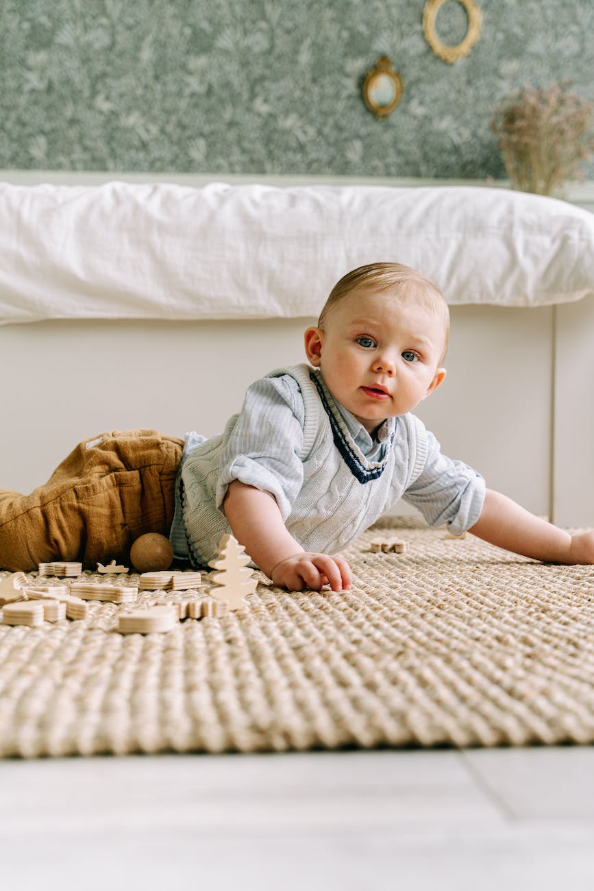 La importancia del gateo en el desarrollo motor y cognitivo de los mellizos